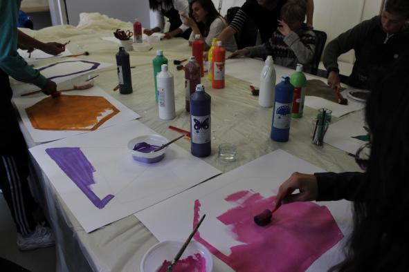 Atelier peinture dans le cadre de l'exposition de Valérie Du Chéné